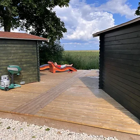 مكان تخييم Suure-kuuse Kaempingud Otse Jaerve Kaldal *