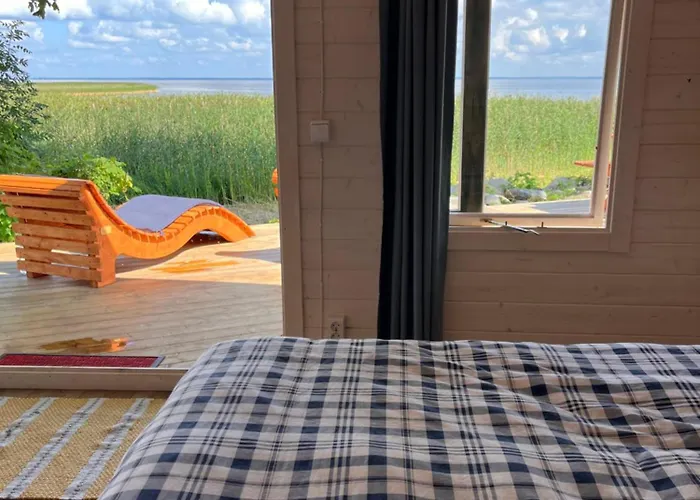 مكان تخييم Suure-kuuse Kaempingud Otse Jaerve Kaldal Valma